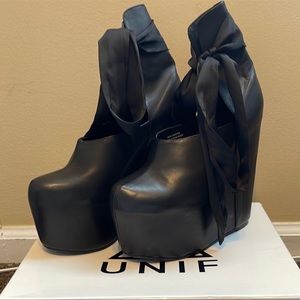 Unif Leland Platforms